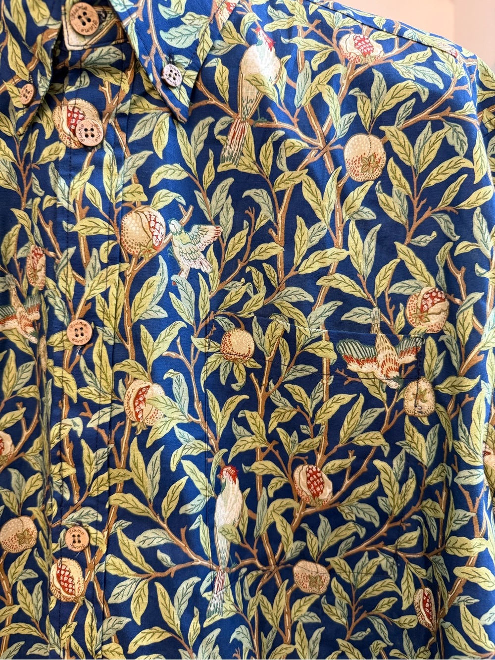 NWOT Yiume Morris Hawaiian Shirt 1960s Retro Shirt Cotton Birds & Pomegranates - Picture 3 of 9